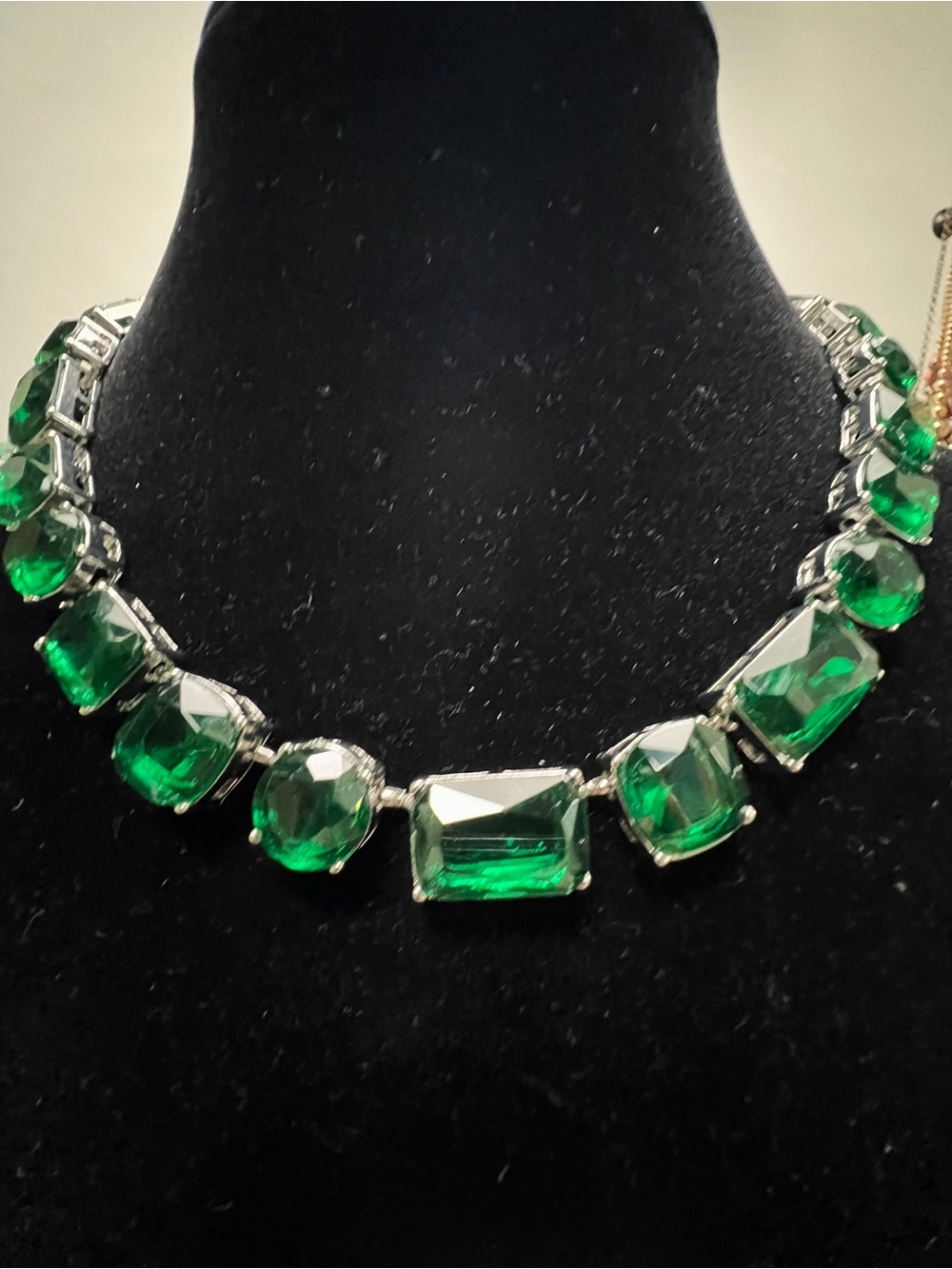 Vintage Emerald Green Crystal Necklace - Women Jewelry